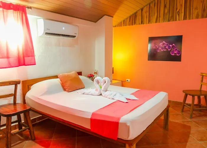 La Dolce - On The - Bed & Breakfast